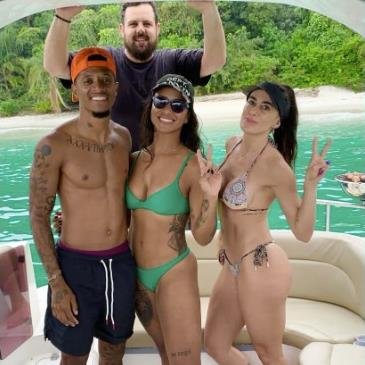 Danilo, Tchê Tchê e convidados em passeio