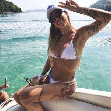 Jhenyfer Dulz, Bifão, durante passeio em Angra